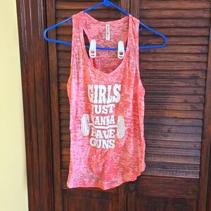 Small graphic tank top pink "girls just wanna have guns"